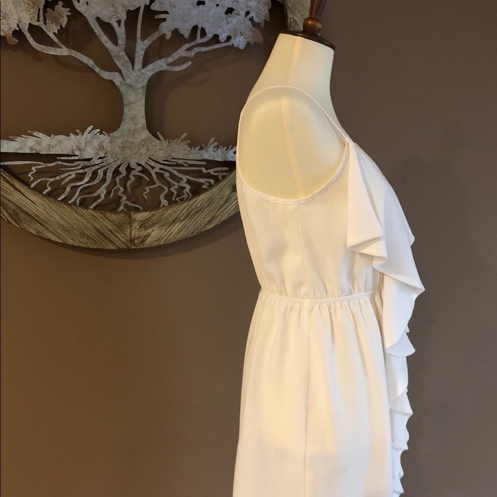Alya Ruffled Dress - Picture 3 of 4